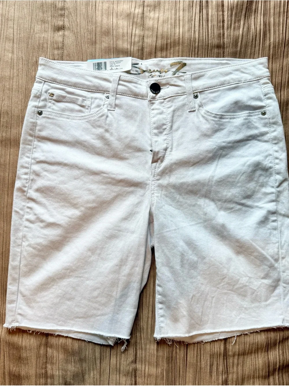 Seven7 Sunset Bermuda Shorts White Denim Frayed Hem 9
